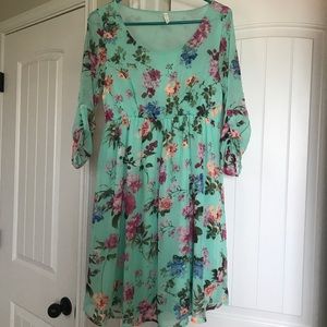 Pink Blush Maternity size small teal floral dress